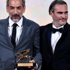 Venezia cala il Joker: suo il Leone d’Oro, Luca Marinelli miglior attore, premio speciale a Franco Maresco