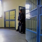 Detenuto si spoglia davanti alla dottoressa in carcere