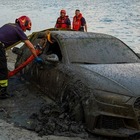 Rovigo, auto affiora dal fiume Po: il mistero dell'Audi col volante bloccato FOTO