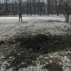 Ucraina, nuovi bombardamenti a Kharkiv: 21 morti