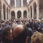 • Emozione e lacrime a Milano per l'ultimo saluto a Cesare Maldini: l'uscita del feretro