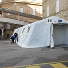 Fermo, tre morti di Coronavirus al Murri: tende da campo fuori dall'ospedale