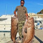 Pesca miracolosa a Otranto: dall'acqua emergono due cernie per un totale di 74 chili