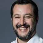 Nigeriano molesta donna carabiniere, Salvini fa polemica su Facebook: "Basta!!!"