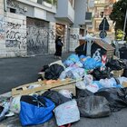 Emergenza rifiuti a Roma, caos raccolta
