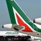 Alitalia, biglietti venduti per voli cancellati: scoppia il caso ticket