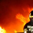 Pagani, aggredisce pompiere durante un incendio: condannato a 7 mesi di carcere