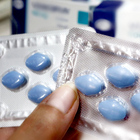il viagra allunga …anche la vita!– uno studio ha rivelato che la pillola  blu riduce il rischio di - Dagospia