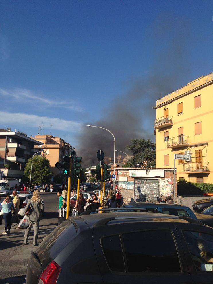 Incendio In Via Battistini, 50 Auto In Fiamme: Panico E Si Teme Nube ...