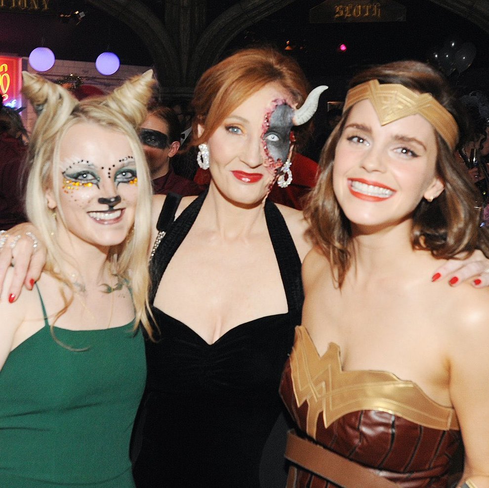 Emma Watson Wonder Woman per il compleanno di J.K Rowling: la foto in  costume fa il giro del web