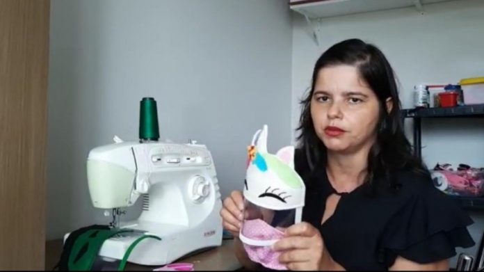 Brasile, il virus dilaga: una maestra crea mascherine da supereroi per  convincere i bambini a proteggersi