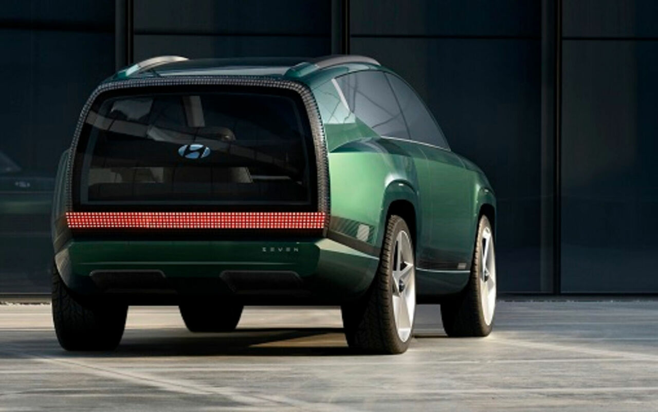 csm__Image_2__Hyundai_Motor_Unveils_SEVEN_Concept-1610_7f457761c0_18162720.jpg