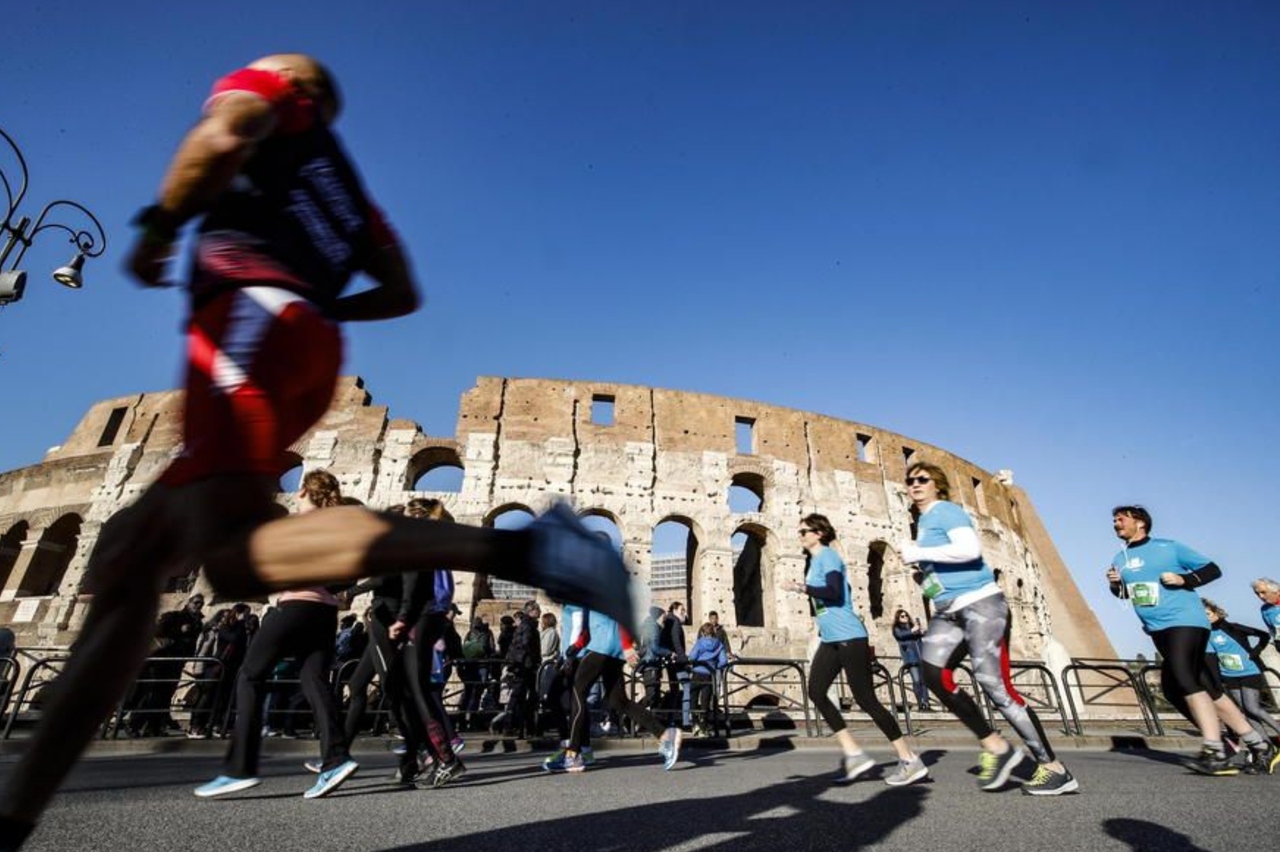 Maratona Di Roma Al Via Dai Fori Imperiali: In Migliaia In Corsa Per La ...