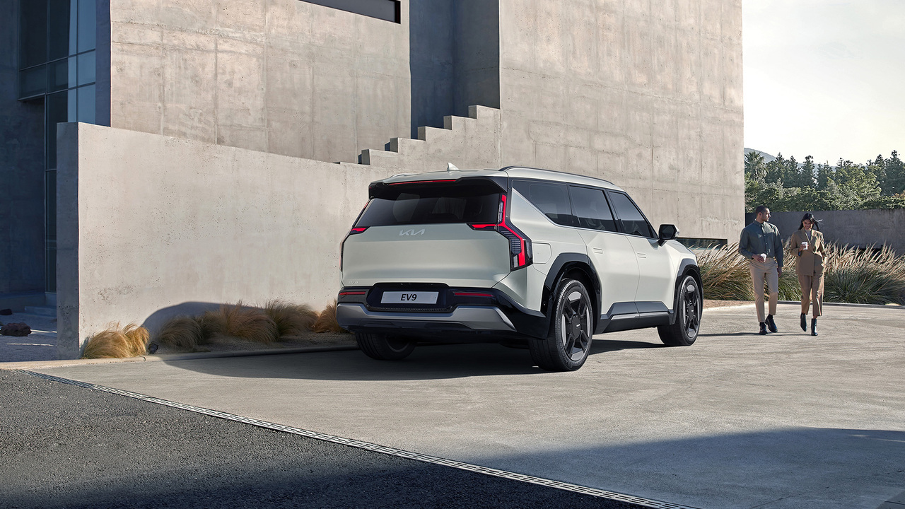 Kia EV9, tecnologia e design ispirato dalla natura. La casa coreana ha  svelato i dettagli del nuovo grande Suv elettrico