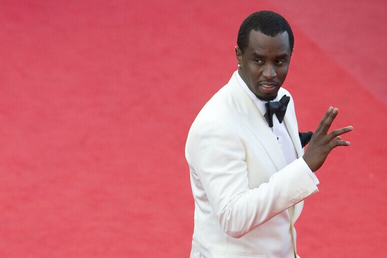 Diddy, le accuse di stupro, i white party e il rapporto con Justin Bieber:  cosa sappiamo sul caso che ha sconvolto gli Usa