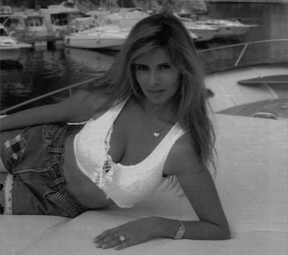 Debora Caprioglio : Un Parcours Théâtral et Personnel Remarquable